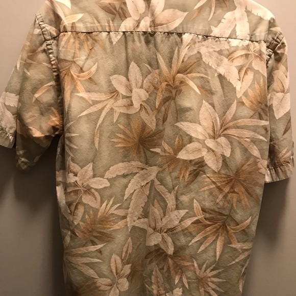 Hawaiian shirt - Picture 2 of 2